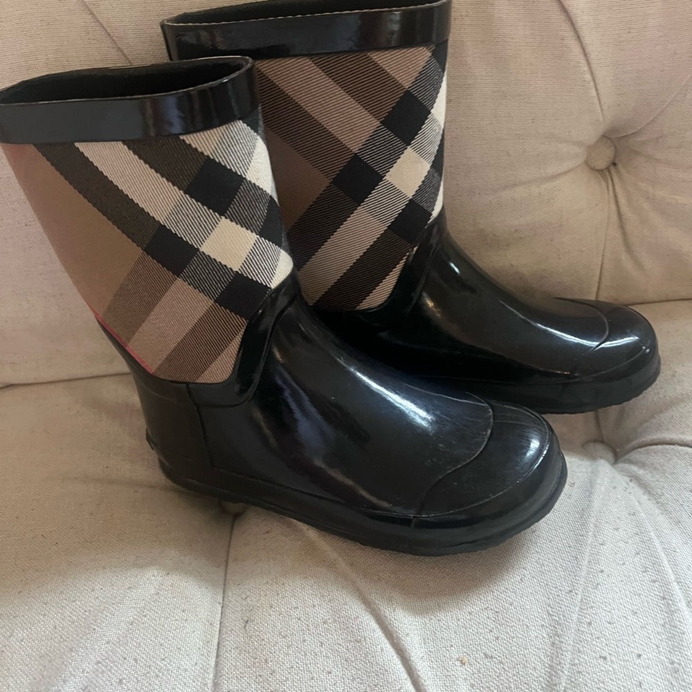 Burberry Black and Tan Kids Boots